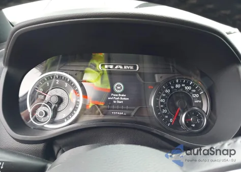 2021 Ram 1500 Big Horn 4X2 5'7 Box from USA, damaged, VIN 1C6RREFTXMN658436